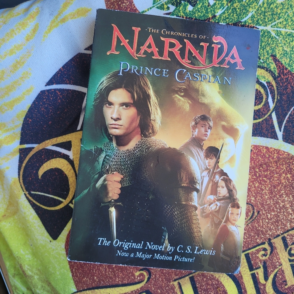 Scholastic The Chronicles of Narnia: Prince Caspian Book - Red, Green, Yellow